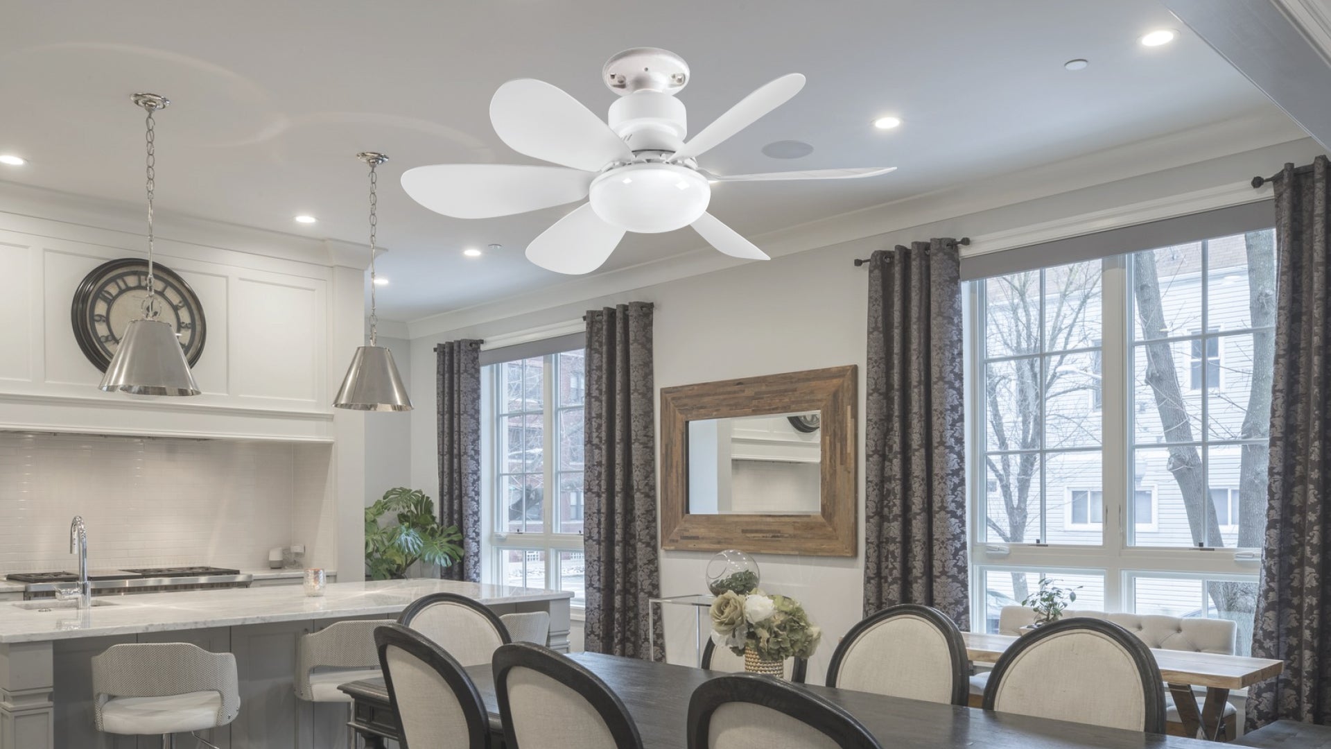 BLAUPUNKT Socket Fan w/LED Light /w Remote - 20.5"